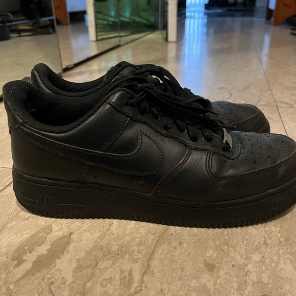 Black nike air force 1’s - Picture 2 of 3